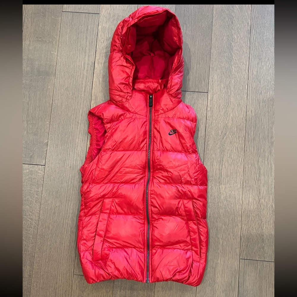 RARE red NIKE vest. Insulated for extra warmth.